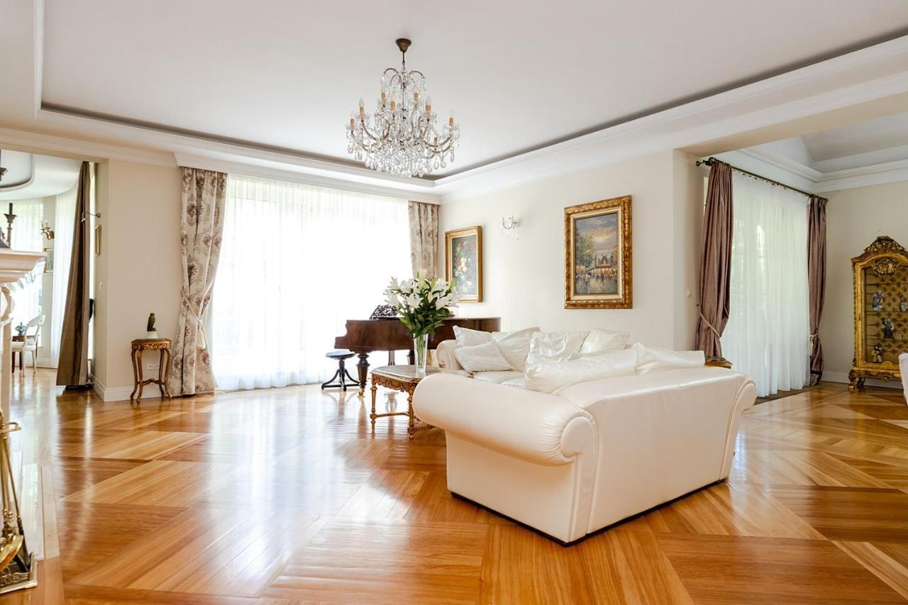 Luxury Villa Indoor Pool Warsaw Magdalenka Bagian luar foto